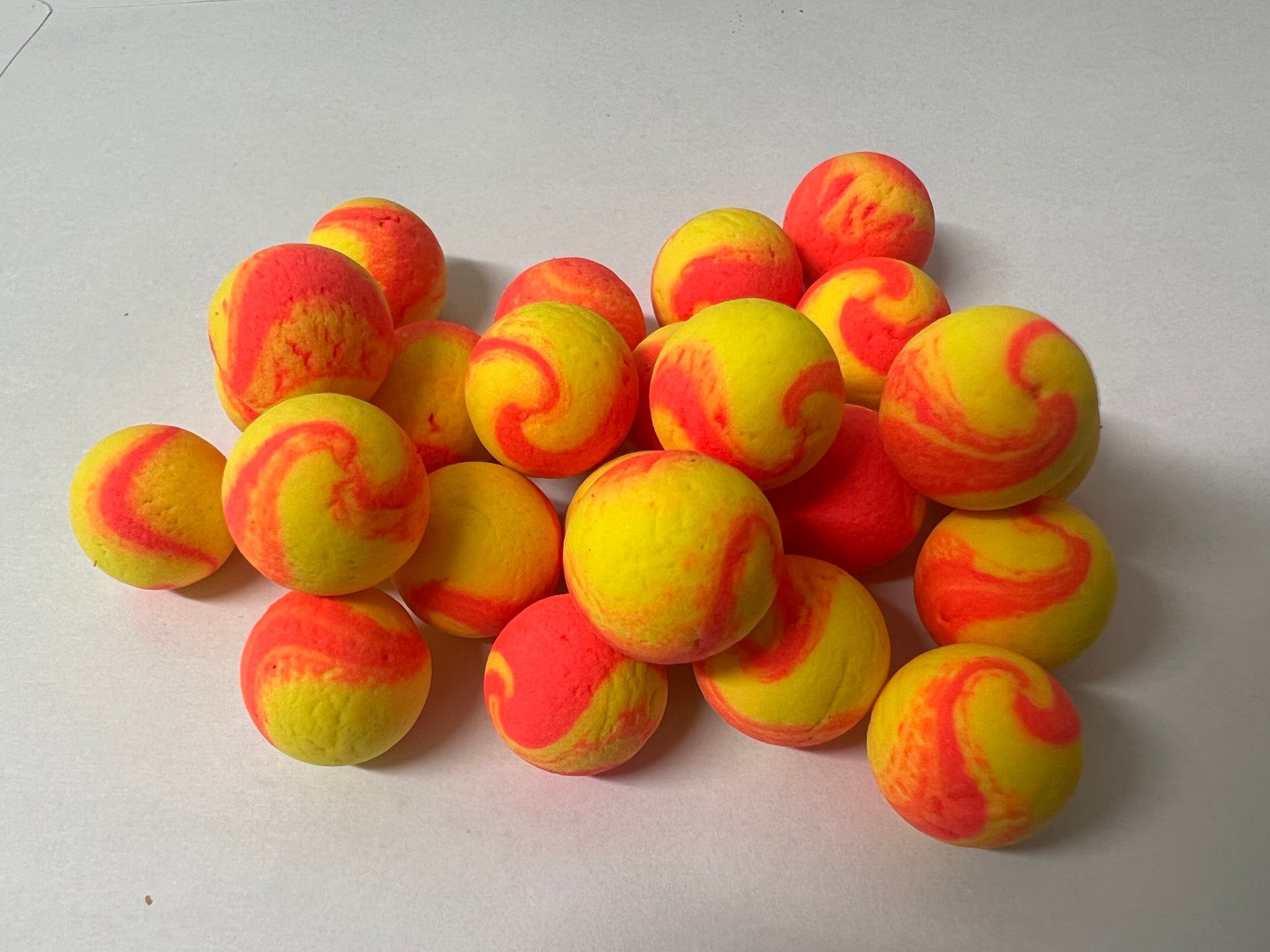 Fluo Twist Pop Ups Strawberry - Peanut